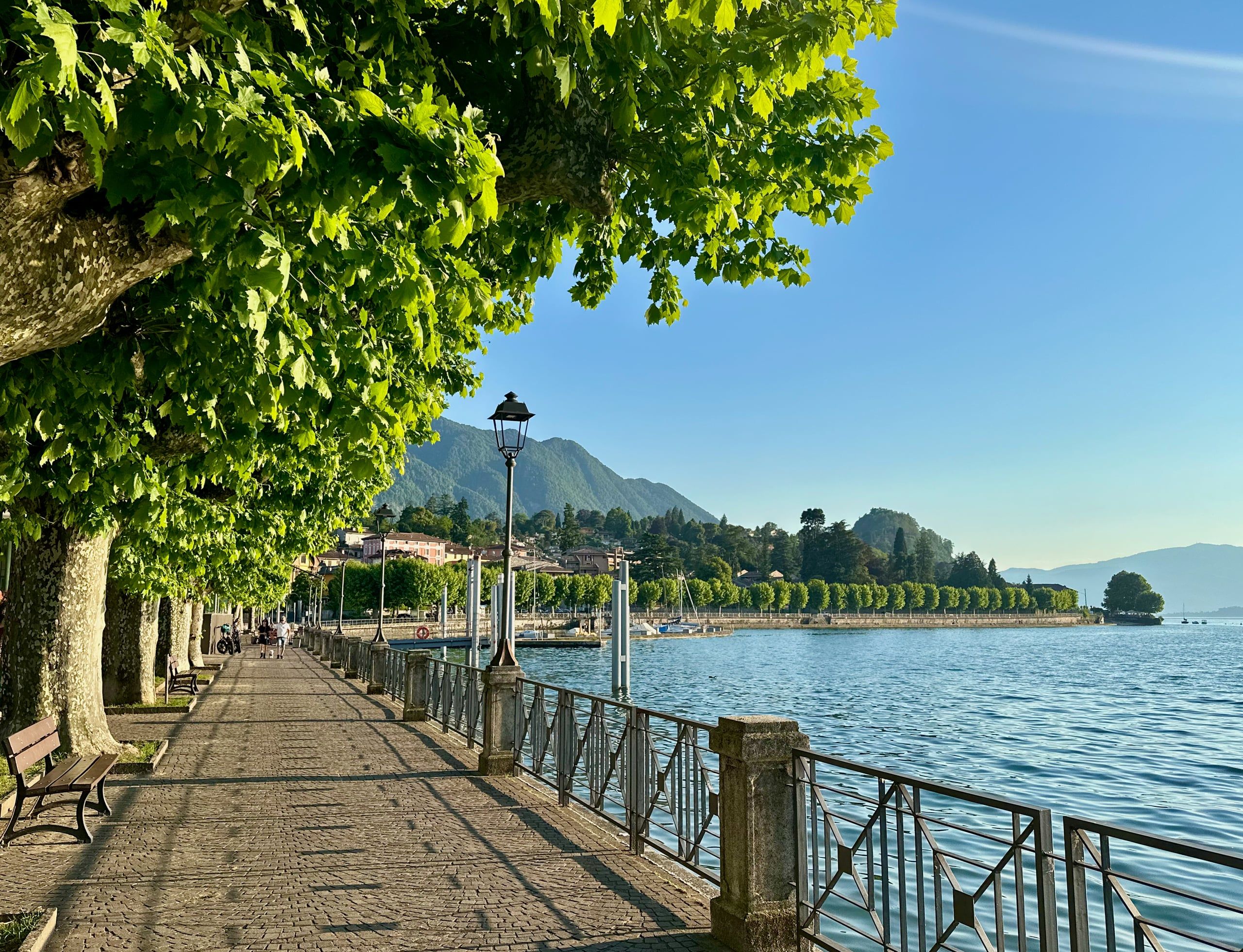 Lungolago di Porto Valtravaglia al tramonto, Lago Maggiore